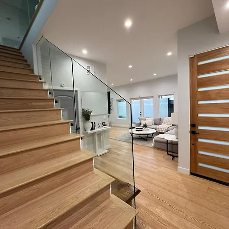 Newly Constructed 2 Bedroom By La Cienega Plaza With Parking, Modern Kitchen, Washer Dryer And Very Central To Attractions